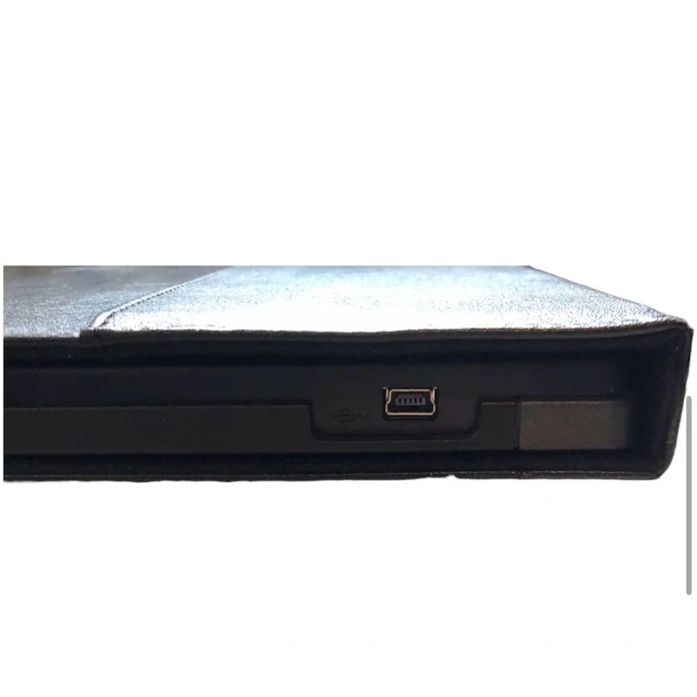 HP U160 15.6-inch Widescreen LED Backlit Monitor Portable Case & USB Y-Cable